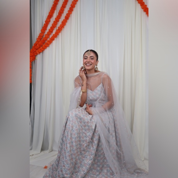 Indian anarkali brand new just worn once for the shoot. Brand name: thesareeroom - Picture 3 of 5